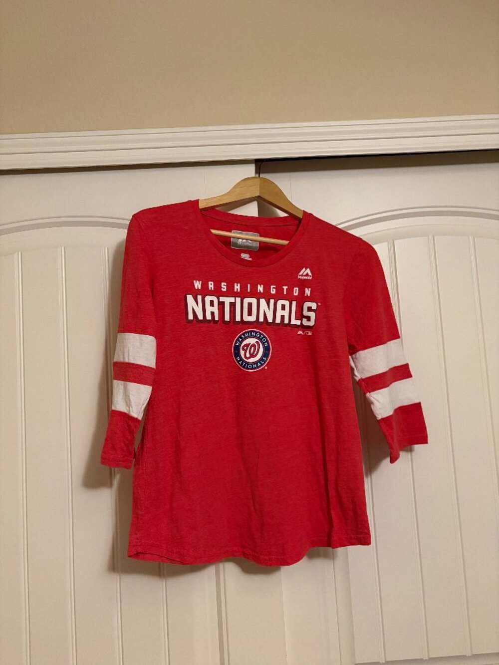 Washington Nationals T Shirt Red Women's Small Majestic 3/4 Striped Sleeves